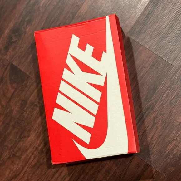 Nike Court Vision Low Men’s Sustainable Sneakers - Picture 12 of 16